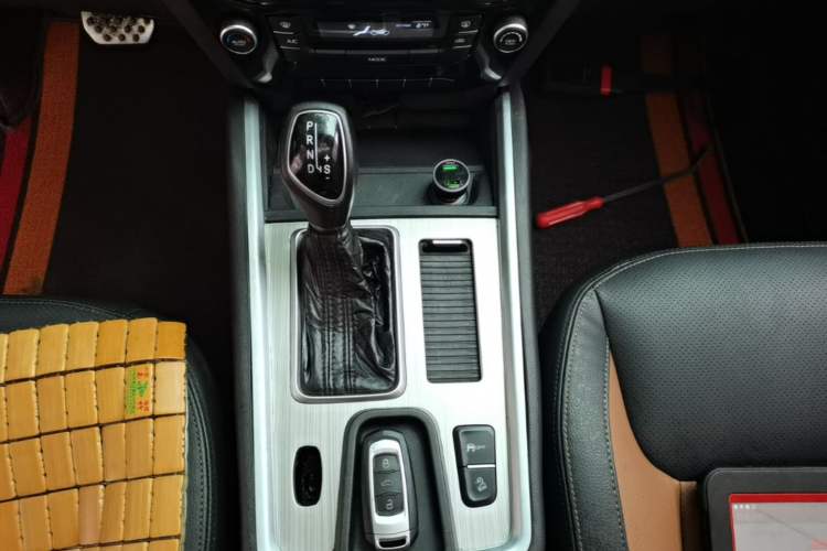 Used Geely Auto Vision X6 2016 1.3T CVT Luxury Model Gear Lever