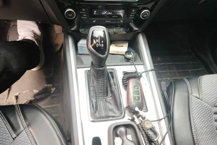 Used Geely Auto Vision X6 2016 1.3T CVT Flagship Model Gear Lever