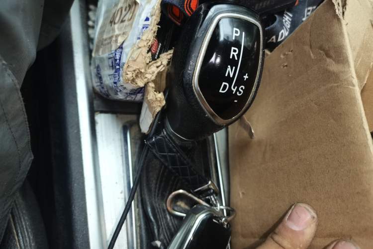 Used Geely Auto Vision X6 2016 1.3T CVT Flagship Model Gear Lever