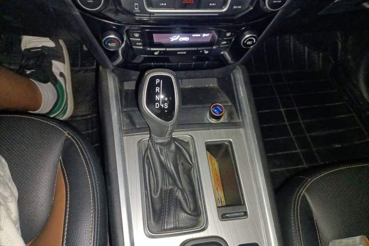 Used Geely Auto Vision X6 2016 1.3T CVT Flagship Model Gear Lever