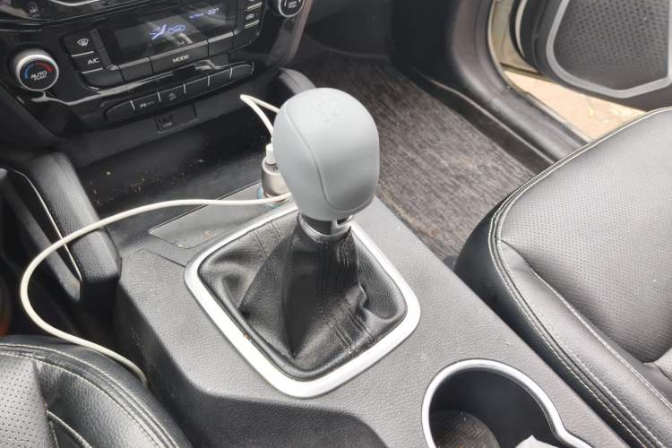 Used Geely Auto Vision X6 2016 1.8L Manual Luxury Model Gear Lever