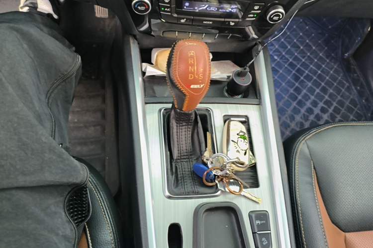 Used Geely Auto Vision X6 2016 1.3T CVT Flagship Model Gear Lever
