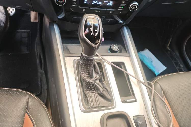 Used Geely Auto Vision X6 2016 1.3T CVT Flagship Model Gear Lever
