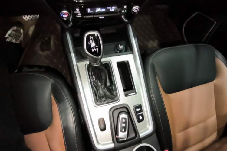 Used Geely Auto Vision X6 2016 1.3T CVT Luxury Model Gear Lever