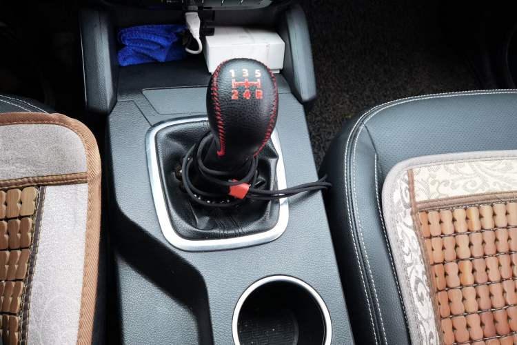 Used Geely Auto Vision X6 2016 1.8L Manual Luxury Model Gear Lever