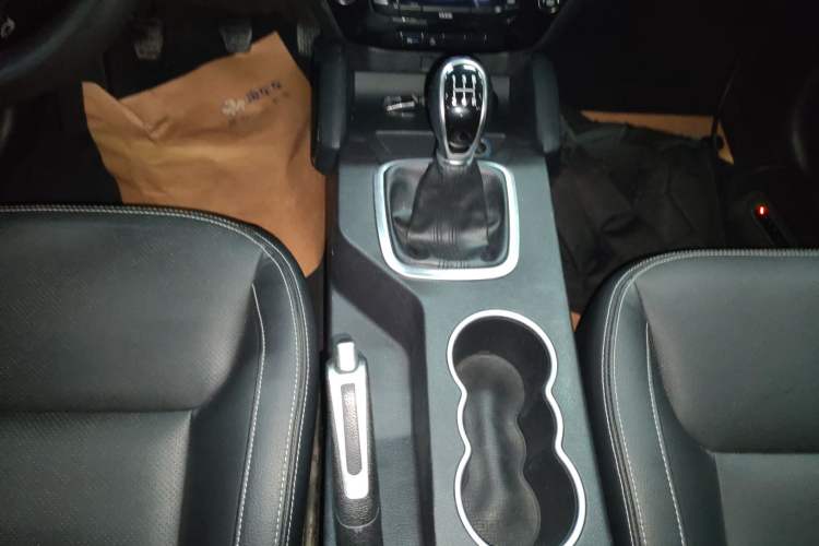 Used Geely Auto Vision X6 2016 1.8L Manual Luxury Model Gear Lever