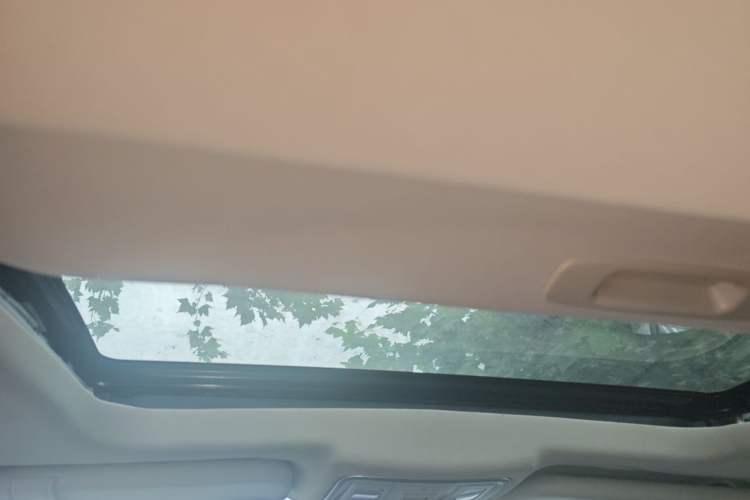 Used Geely Auto Vision X6 2016 1.8L Manual Luxury Model Headliner