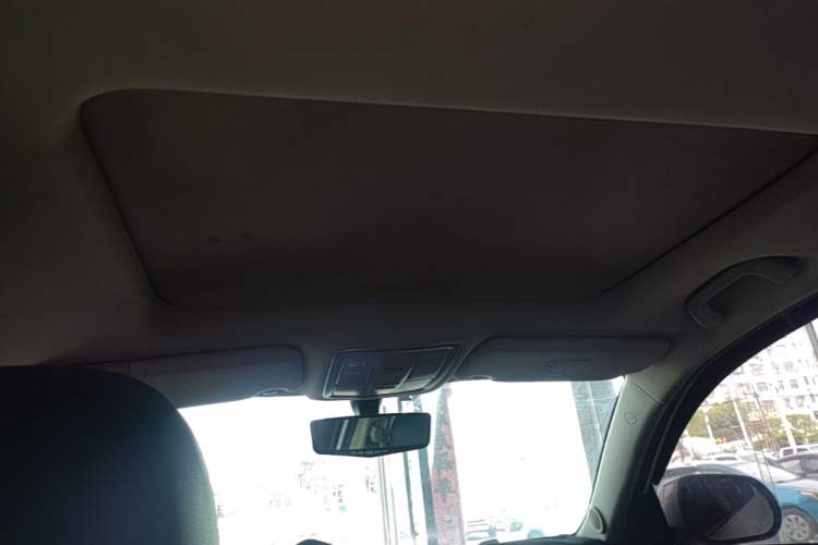 Used Geely Auto Vision X6 2016 1.3T CVT Flagship Model Headliner