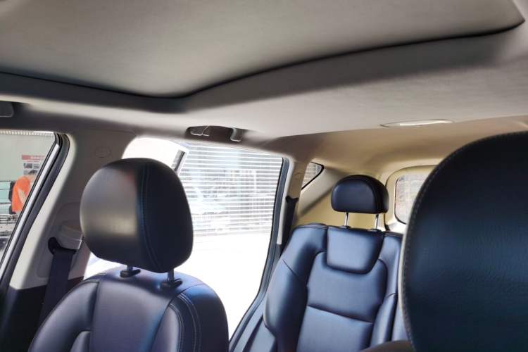 Used Geely Auto Vision X6 2016 1.8L Manual Luxury Model Headliner