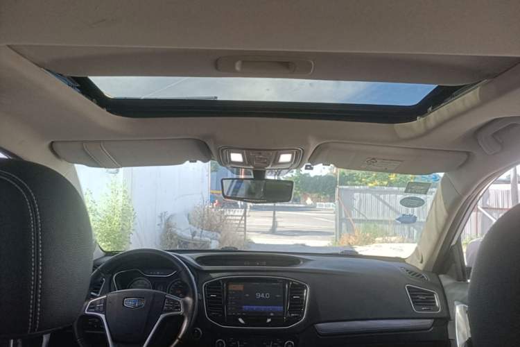 Used Geely Auto Vision X6 2016 1.8L Manual Luxury Model Headliner