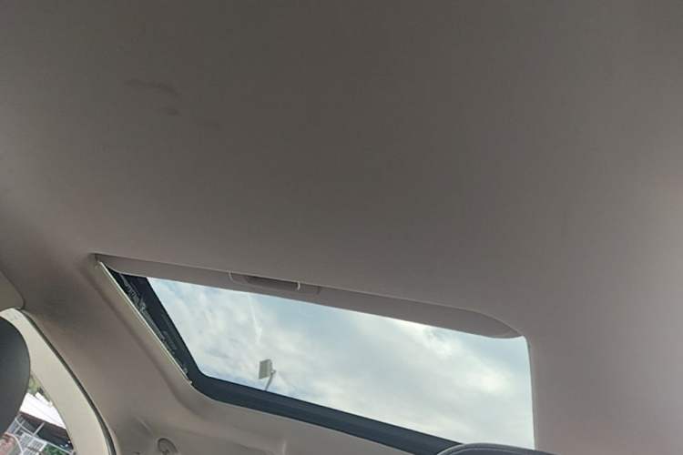Used Geely Auto Vision X6 2016 1.3T CVT Luxury Model Headliner