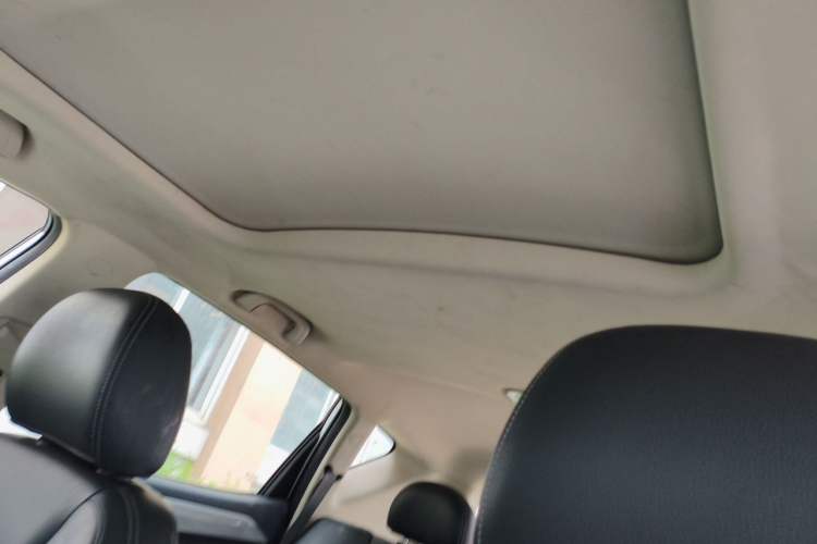Used Geely Auto Vision X6 2016 1.8L Manual Luxury Model Headliner