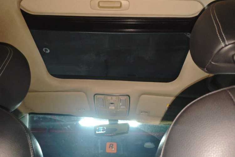 Used Geely Auto Vision X6 2016 1.8L Manual Luxury Model Headliner