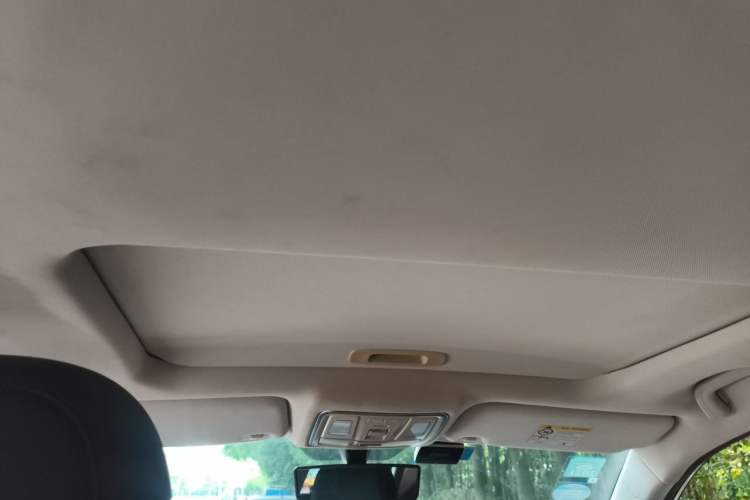 Used Geely Auto Vision X6 2016 1.3T CVT Flagship Model Headliner