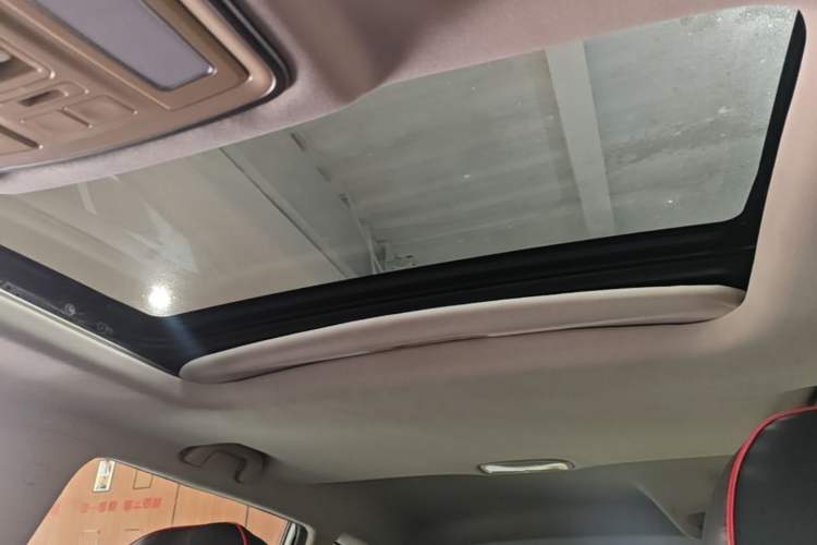 Used Geely Auto Vision X6 2016 1.3T CVT Flagship Model Headliner