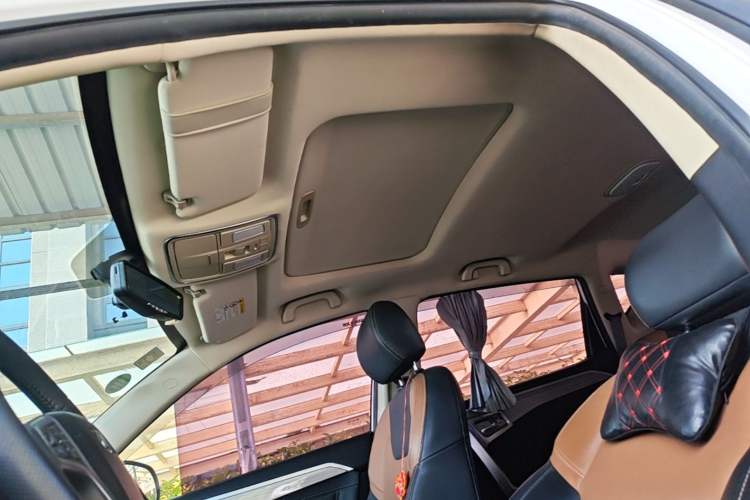 Used Geely Auto Vision X6 2016 1.3T CVT Flagship Model Headliner