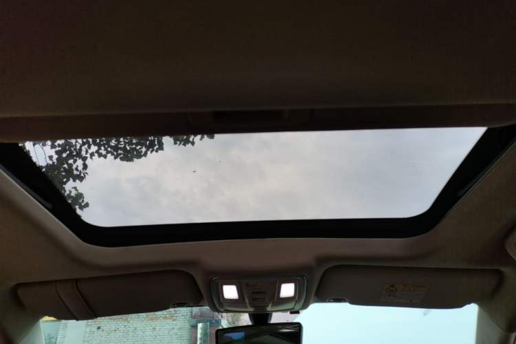 Used Geely Auto Vision X6 2016 1.3T CVT Luxury Model Headliner