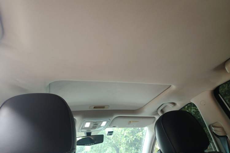 Used Geely Auto Vision X6 2016 1.3T CVT Flagship Model Headliner