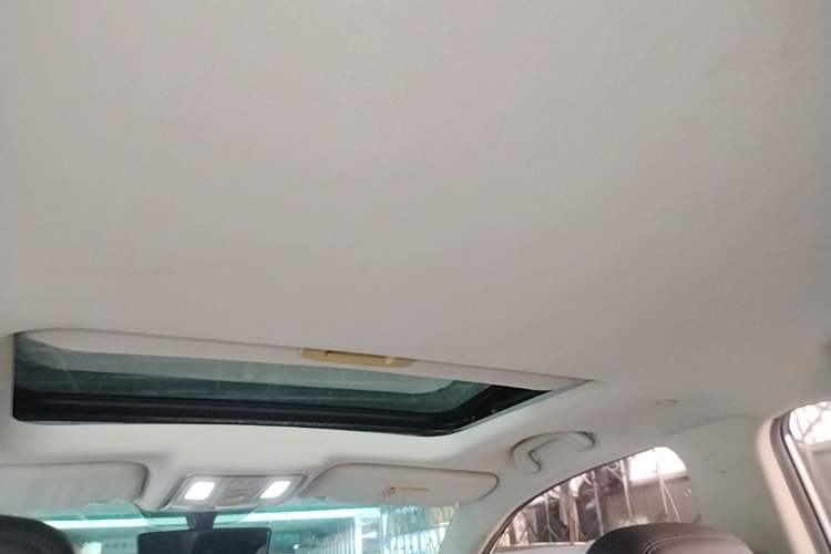 Used Geely Auto Vision X6 2016 1.3T CVT Flagship Model Headliner