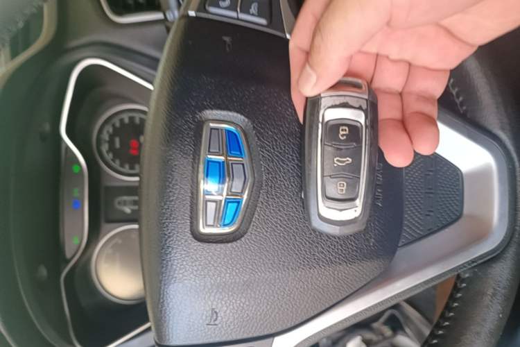Used Geely Auto Vision X6 2016 1.8L Manual Luxury Model Interior 1
