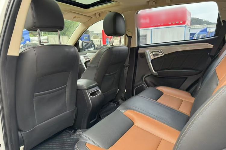 Used Geely Auto Vision X6 2016 1.3T CVT Luxury Model Interior 1