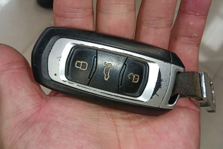 Used Geely Auto Vision X6 2016 1.8L Manual Luxury Model Interior 1