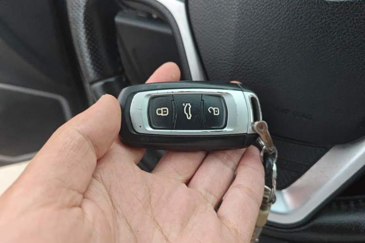 Used Geely Auto Vision X6 2016 1.3T CVT Luxury Model Interior 1