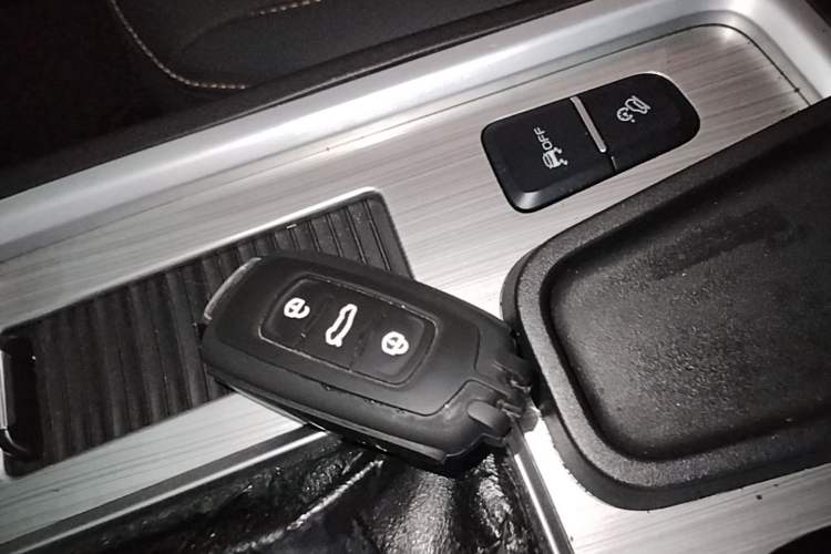 Used Geely Auto Vision X6 2016 1.3T CVT Flagship Model Interior 1