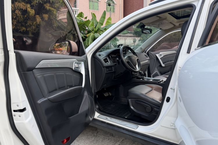 Used Geely Auto Vision X6 2016 1.3T CVT Luxury Model Interior 11