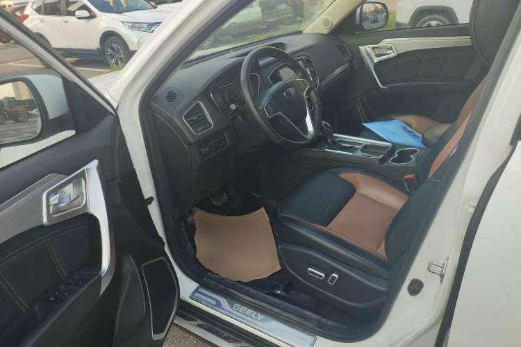 Used Geely Auto Vision X6 2016 1.3T CVT Flagship Model Interior 2