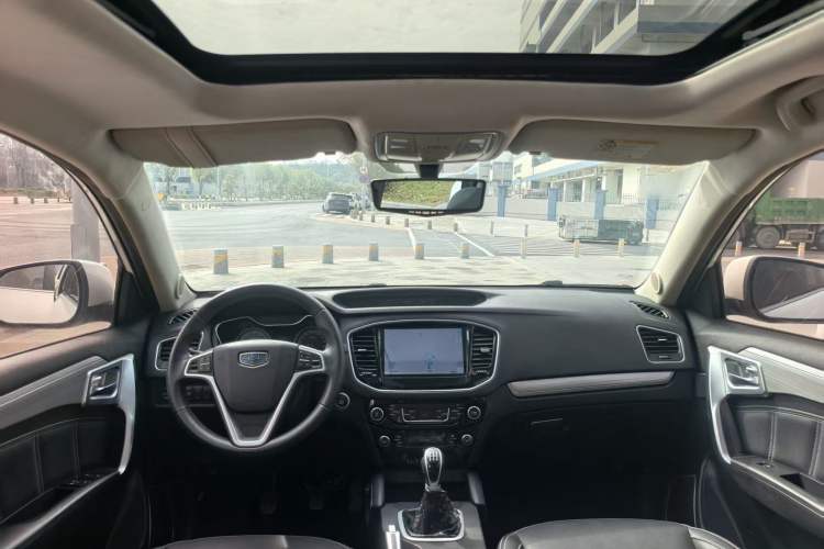 Used Geely Auto Vision X6 2016 1.8L Manual Luxury Model Interior 3