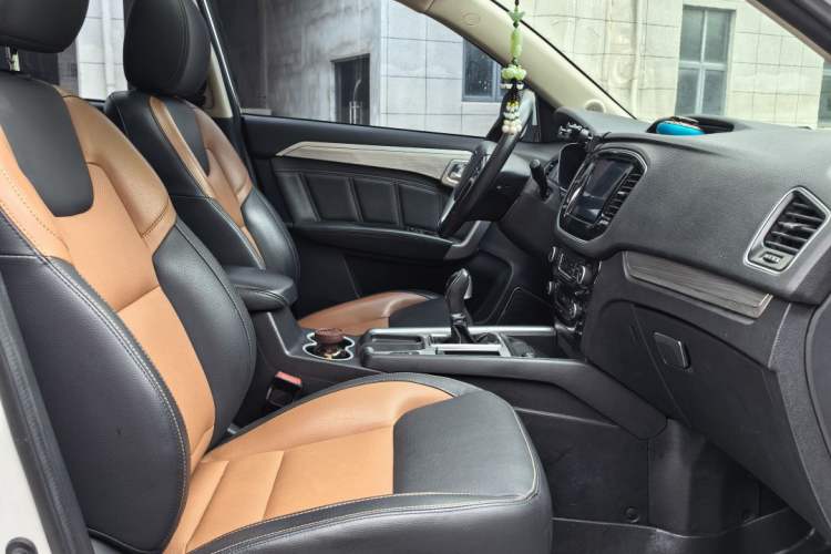 Used Geely Auto Vision X6 2016 1.3T CVT Luxury Model Interior 3