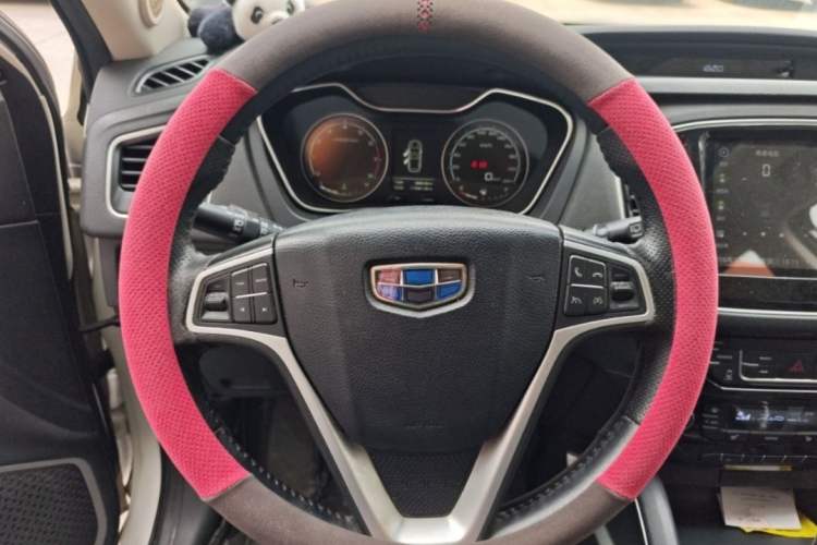 Used Geely Auto Vision X6 2016 1.8L Manual Luxury Model Interior 3