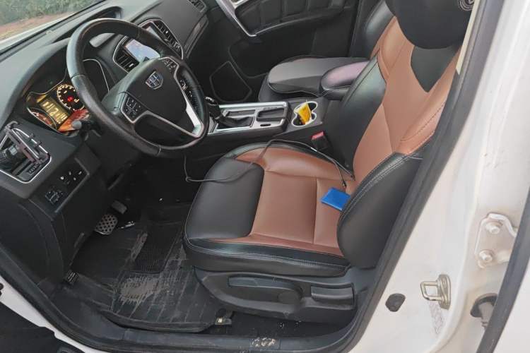 Used Geely Auto Vision X6 2016 1.3T CVT Luxury Model Interior 3
