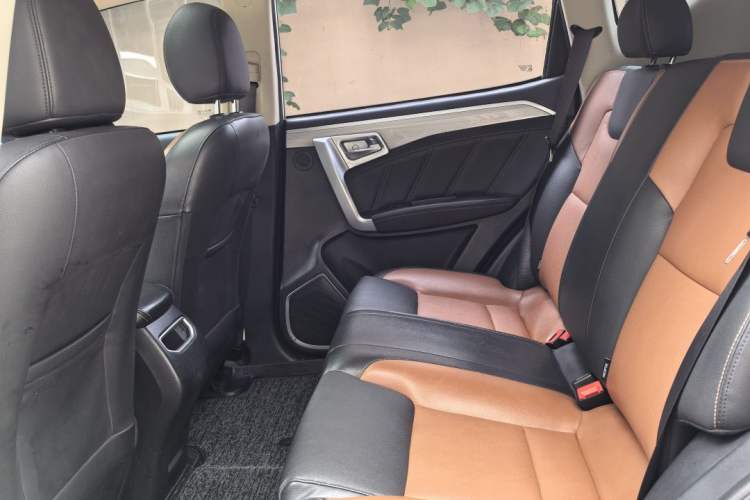 Used Geely Auto Vision X6 2016 1.3T CVT Luxury Model Interior 4