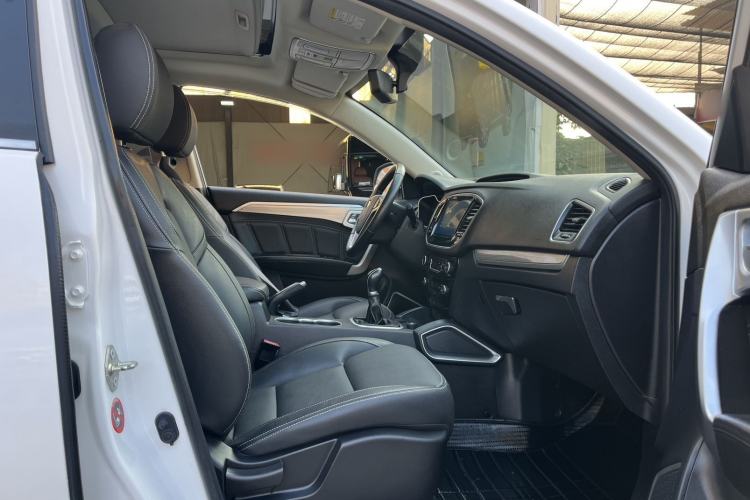 Used Geely Auto Vision X6 2016 1.8L Manual Luxury Model Interior 4