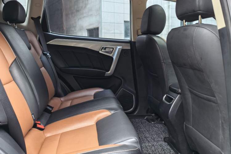 Used Geely Auto Vision X6 2016 1.3T CVT Luxury Model Interior 5