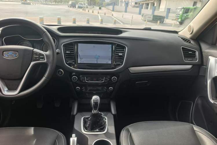 Used Geely Auto Vision X6 2016 1.8L Manual Luxury Model Interior 6