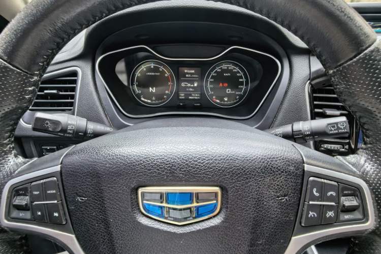 Used Geely Auto Vision X6 2016 1.3T CVT Luxury Model Interior 6