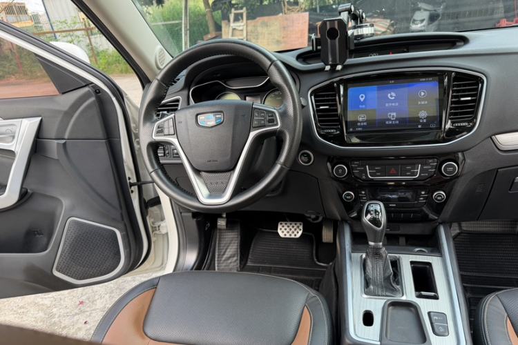 Used Geely Auto Vision X6 2016 1.3T CVT Luxury Model Interior 9
