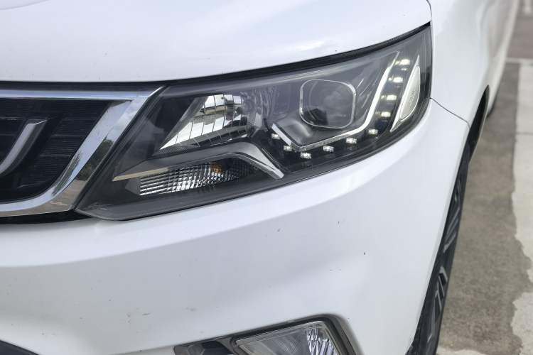 Used Geely Auto Vision X6 2016 1.8L Manual Luxury Model Left Front Headlight