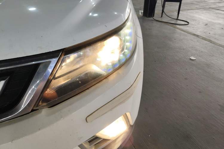 Used Geely Auto Vision X6 2016 1.3T CVT Flagship Model Left Front Headlight