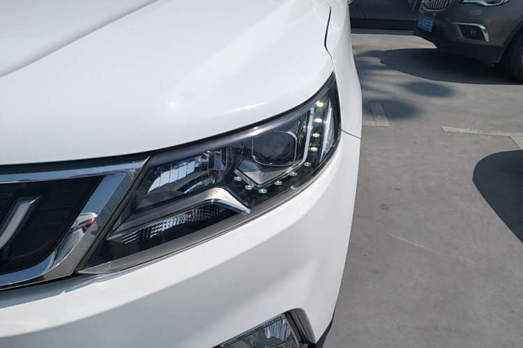 Used Geely Auto Vision X6 2016 1.8L Manual Luxury Model Left Front Headlight