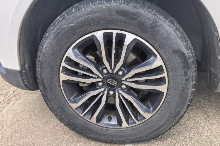 Used Geely Auto Vision X6 2016 1.8L Manual Luxury Model Left Front Wheel Hub