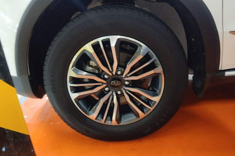 Used Geely Auto Vision X6 2016 1.8L Manual Luxury Model Left Front Wheel Hub