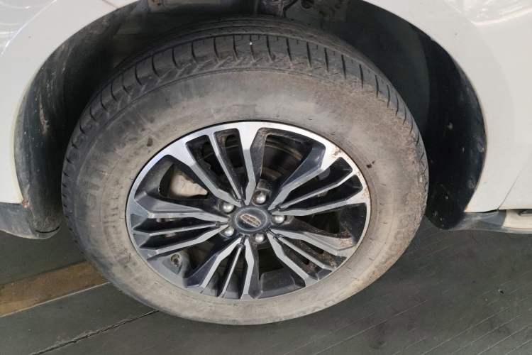 Used Geely Auto Vision X6 2016 1.3T CVT Flagship Model Left Front Wheel Hub