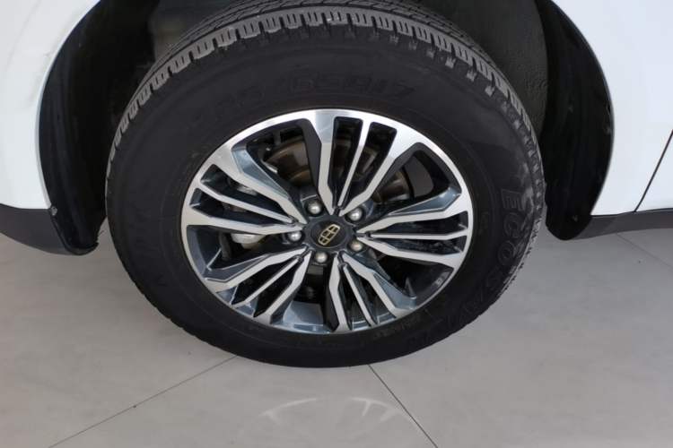 Used Geely Auto Vision X6 2016 1.8L Manual Luxury Model Left Front Wheel Hub