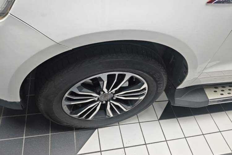 Used Geely Auto Vision X6 2016 1.3T CVT Flagship Model Left Front Wheel Hub