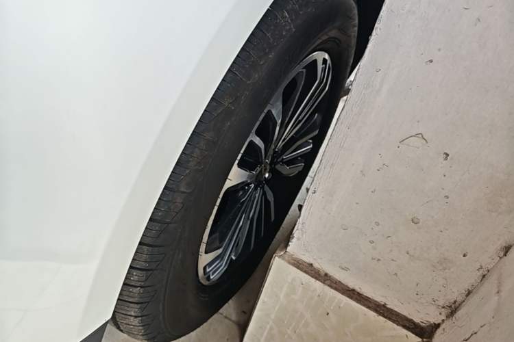 Used Geely Auto Vision X6 2016 1.3T CVT Flagship Model Left Front Wheel Hub