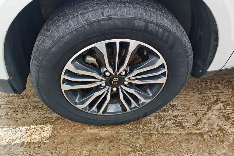 Used Geely Auto Vision X6 2016 1.3T CVT Luxury Model Left Front Wheel Hub